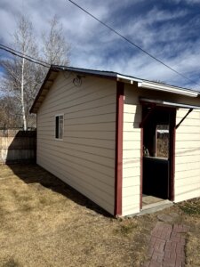 Garage, 8