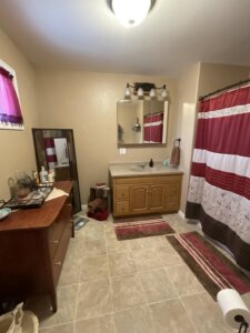 Upstaris Bath 2