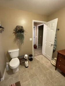Upstairs Bath 4